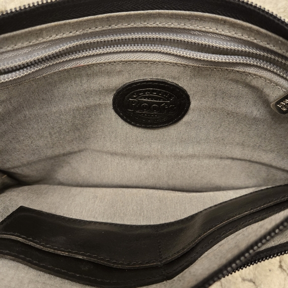 Roots Black Leather Crossbody Or Shoulder Bag/Purse - Picture 5 of 5